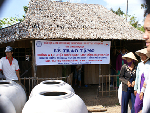Drinking Water Containers for poor people